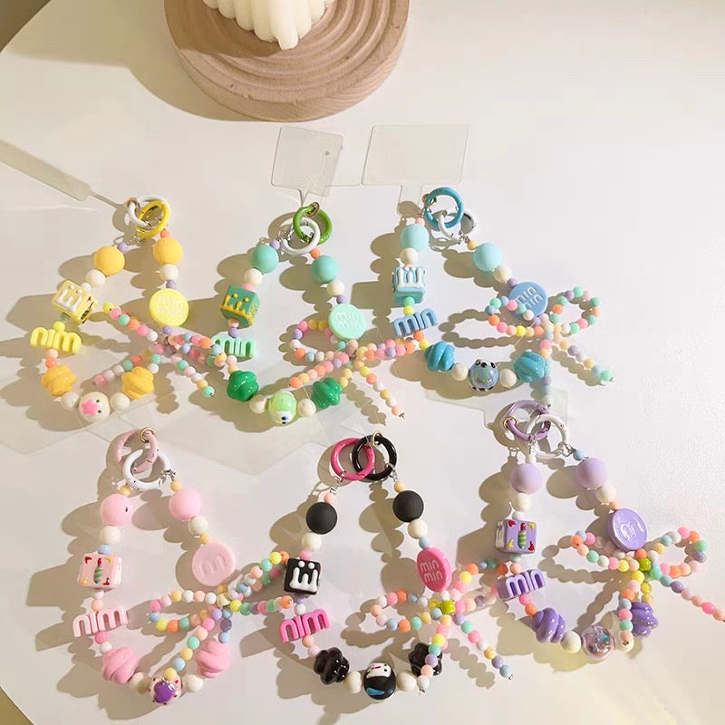 キーホルダー福袋 -- ライブ配信で開封 -- スマホストラップ付き